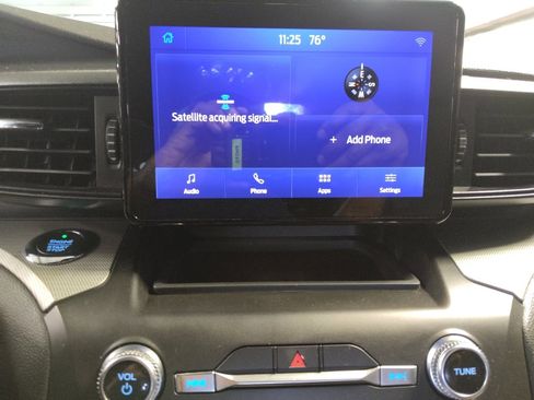 Used 2020 Ford Explorer XLT image 25