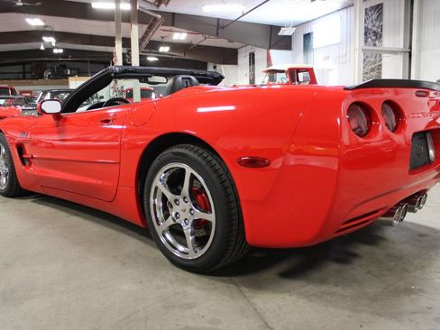 Used 2004 Chevrolet Corvette Convertible w/ Preferred Equipment Group image 24