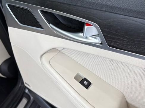 Used 2017 Genesis G80 3.8 w/ Option Group 03 image 27