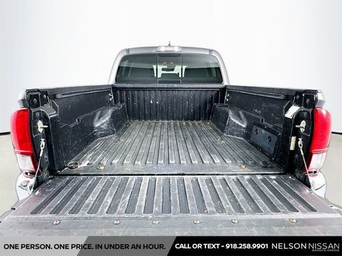 Used 2019 Toyota Tacoma SR5 AWD/4WD image 23