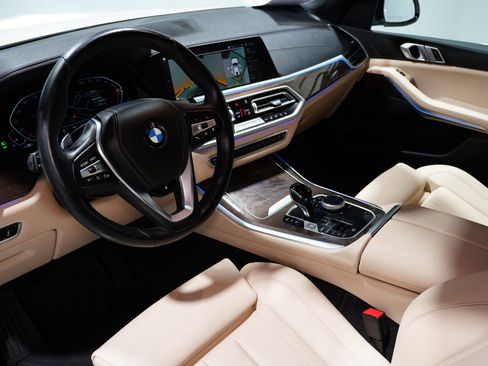 Used 2022 BMW X5 xDrive40i w/ Parking Assistance Package image 11