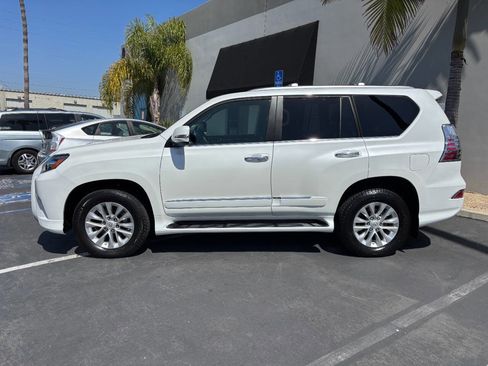 Used 2019 Lexus GX 460 Premium AWD/4WD image 2