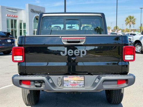 New 2026 Jeep Gladiator Sport image 21