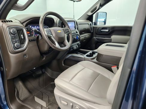 Used 2021 Chevrolet Silverado 2500 LTZ w/ LTZ Premium Package image 58