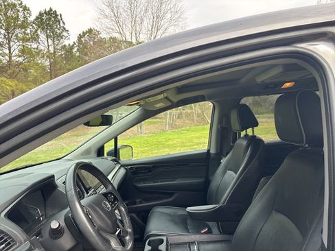 Used 2022 Honda Odyssey Elite image 11