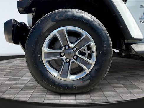 Used 2022 Jeep Wrangler Unlimited Sahara w/ Cold Weather Group AWD/4WD image 34