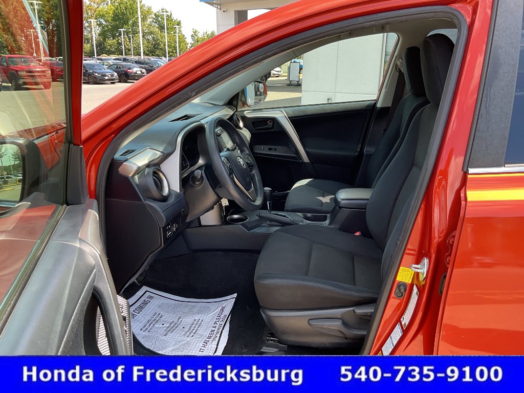 Used 2015 Toyota RAV4 LE AWD/4WD image 26