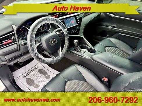 Used 2019 Toyota Camry SE FWD image 8