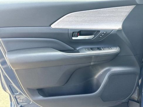Used 2025 Toyota Grand Highlander AWD Hybrid image 26