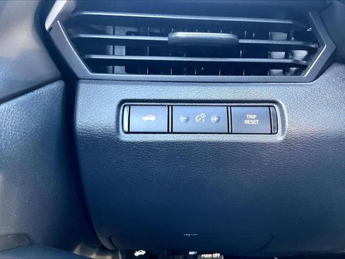 Used 2024 Nissan Altima 2.5 SV FWD image 33