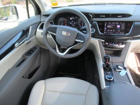 Certified 2025 Cadillac XT6 Premium Luxury image 14