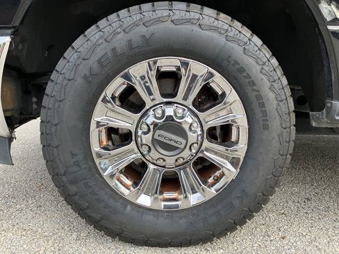 Certified 2019 Ford F250 Lariat w/ Chrome Package image 14