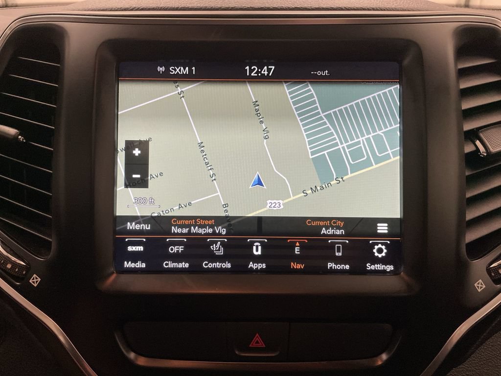 Used 2021 Jeep Cherokee Latitude Lux w/ Sun & Sound Group AWD/4WD image 8