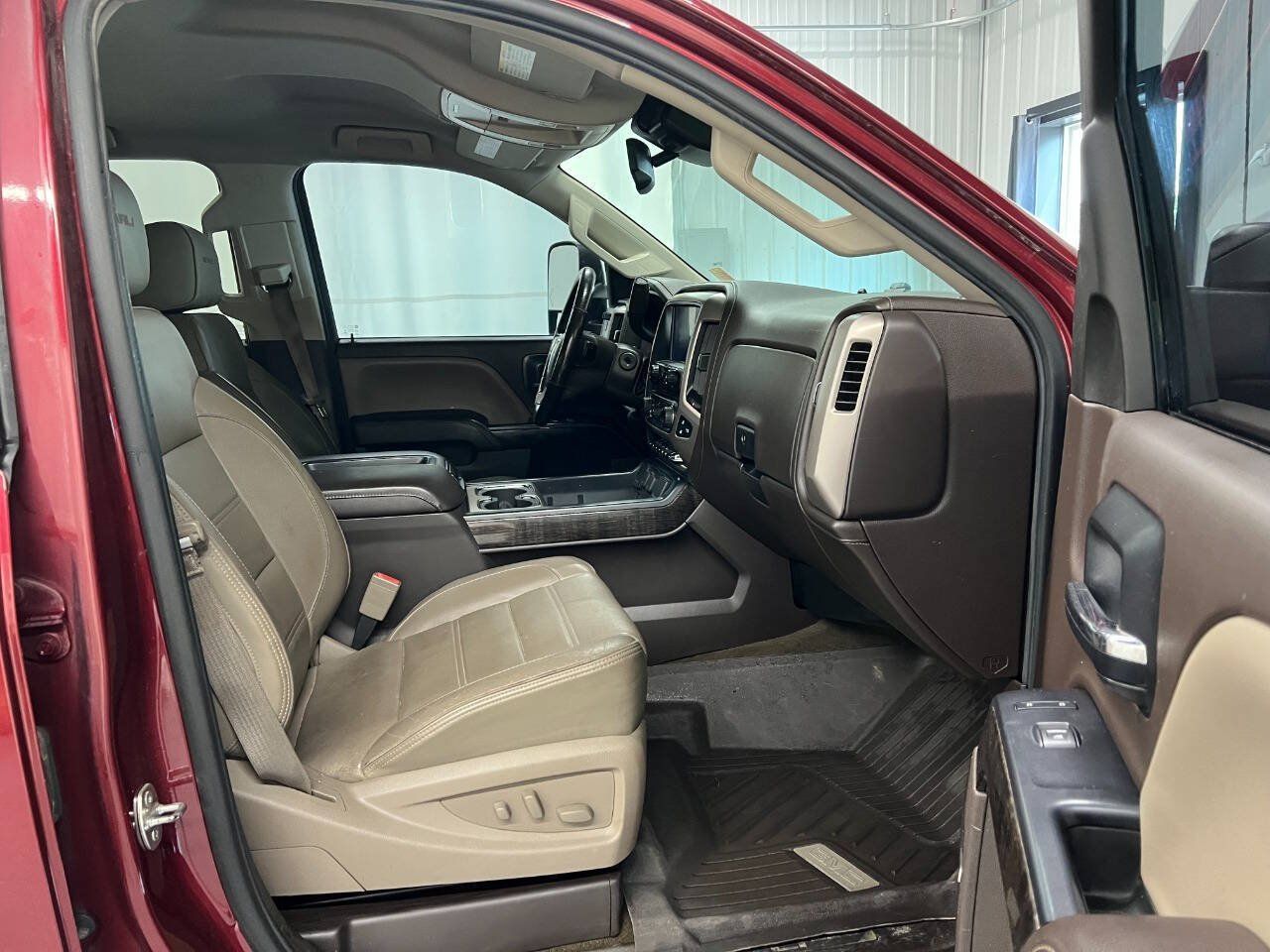 Used 2015 GMC Sierra 2500 Denali w/ Duramax Plus Package AWD/4WD image 11