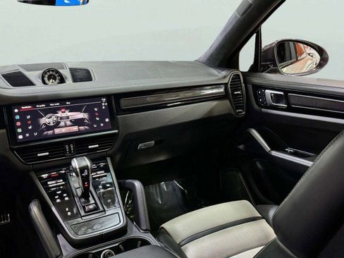 Used 2022 Porsche Cayenne Turbo GT image 32