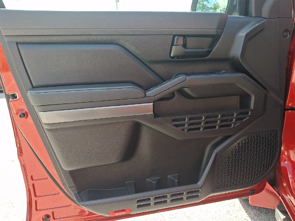 Certified 2025 Toyota Tacoma SR5 AWD/4WD image 12