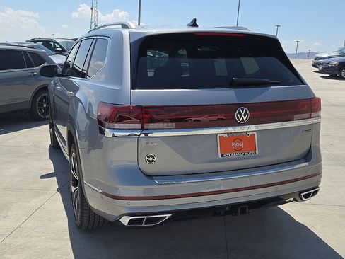 Used 2025 Volkswagen Atlas SEL Premium R-Line image 9