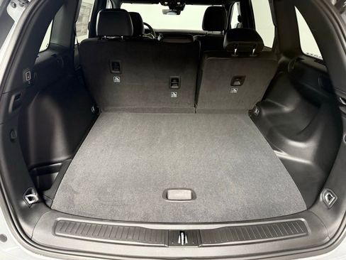 New 2025 Jeep Grand Cherokee Altitude image 15