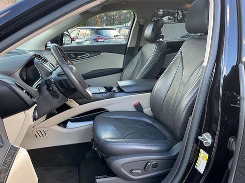 Used 2019 Lincoln Nautilus Reserve image 13