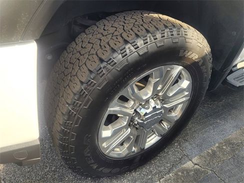 Used 2023 GMC Sierra 2500 Denali w/ Denali Ultimate Package image 3