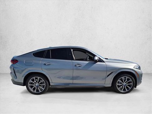 Used 2025 BMW X6 xDrive40i w/ Climate Comfort Package AWD/4WD image 4