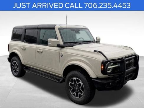 Used 2025 Ford Bronco Outer Banks AWD/4WD image 1