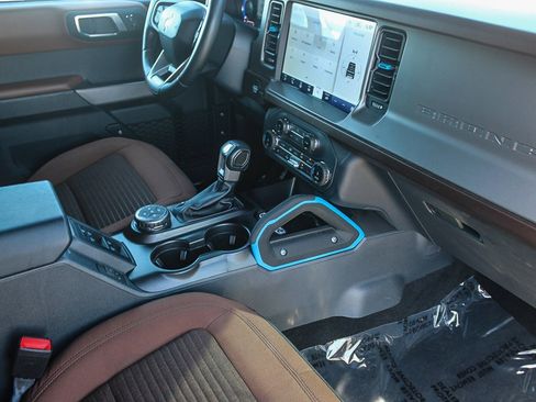 Used 2022 Ford Bronco Outer Banks w/ Sasquatch Package AWD/4WD image 17