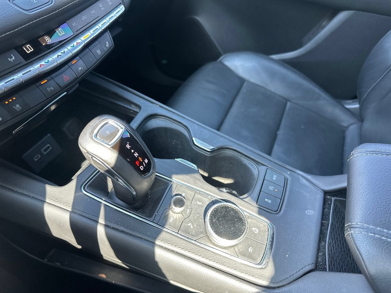 Used 2019 Cadillac XT4 Premium Luxury FWD image 22
