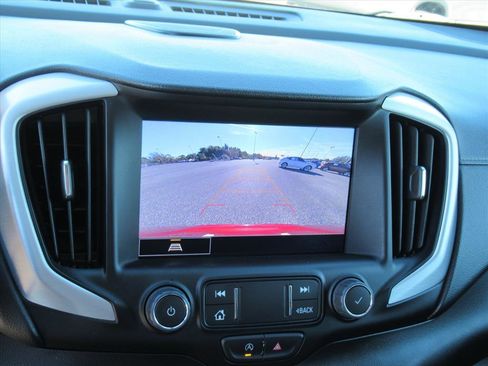 Used 2024 GMC Terrain SLT w/ Infotainment Package II image 24