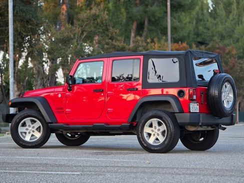 Used 2014 Jeep Wrangler Unlimited Sport w/ Quick Order Package 24S AWD/4WD image 10