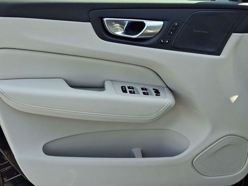 Certified 2024 Volvo XC60 B5 Plus w/ Climate Package AWD/4WD image 13