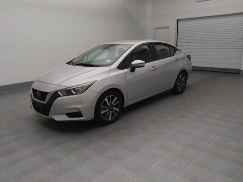 Used 2021 Nissan Versa SV FWD image 2