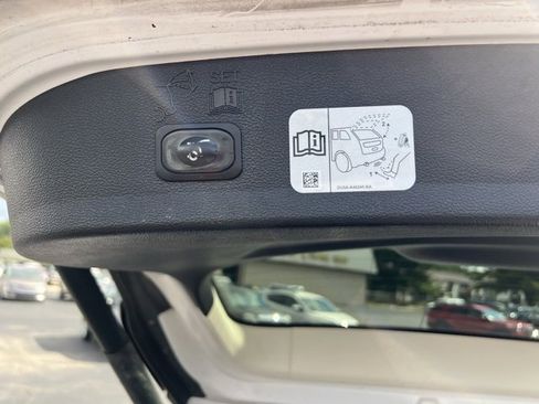 Used 2017 Ford Escape Titanium image 11