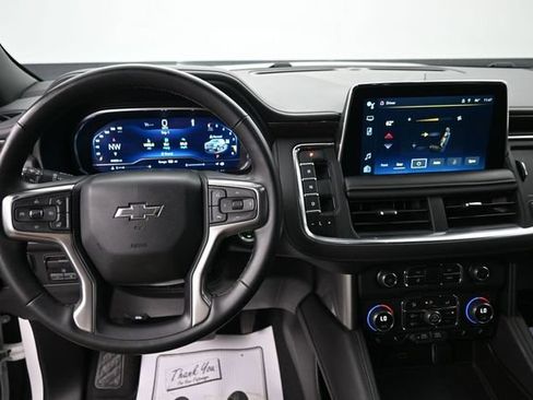 Used 2023 Chevrolet Tahoe Z71 w/ Luxury Package AWD/4WD image 15
