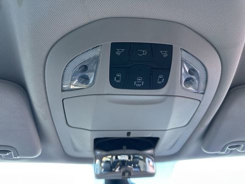 Used 2023 Chrysler Pacifica Touring-L image 51