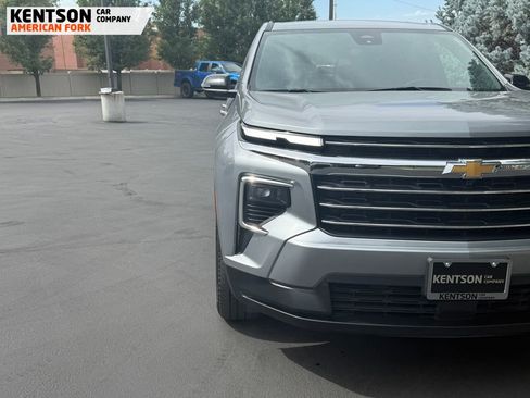 Used 2024 Chevrolet Traverse LT image 14