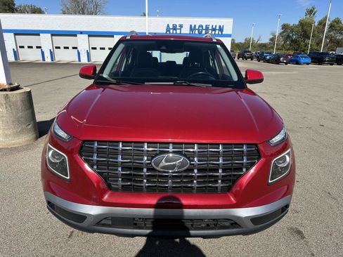 Used 2022 Hyundai Venue Limited image 10