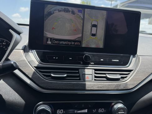 Used 2025 Nissan Altima 2.5 SL FWD image 27