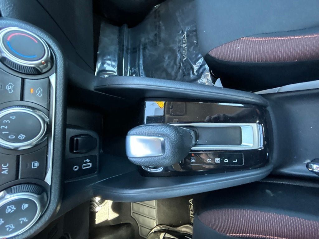 Used 2021 Nissan Versa SR FWD image 21