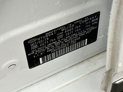 Used 2020 Hyundai Ioniq SEL image 12