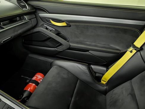 Used 2020 Porsche 718 Cayman GT4 RWD image 36