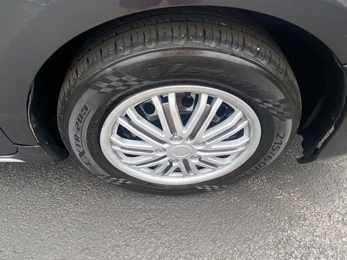Used 2014 Toyota Camry LE FWD image 29