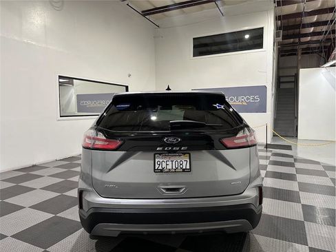 Used 2022 Ford Edge SEL image 6