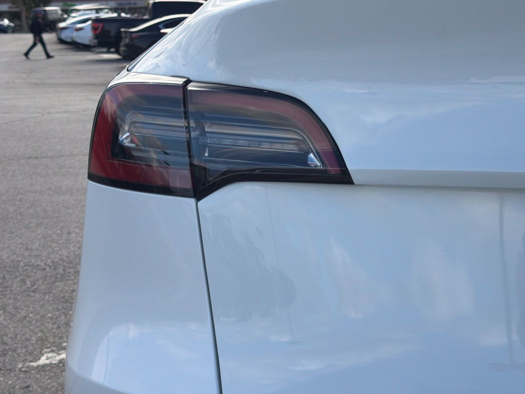 Used 2021 Tesla Model Y Long Range AWD/4WD image 14