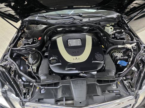 Used 2011 Mercedes-Benz E 550 Sedan image 42
