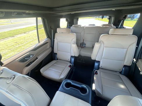 Used 2022 Chevrolet Tahoe Premier w/ Premium Package image 25