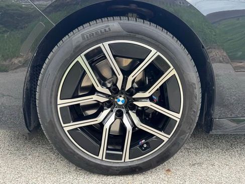 Used 2023 BMW 760i xDrive w/ Executive Package AWD/4WD image 2