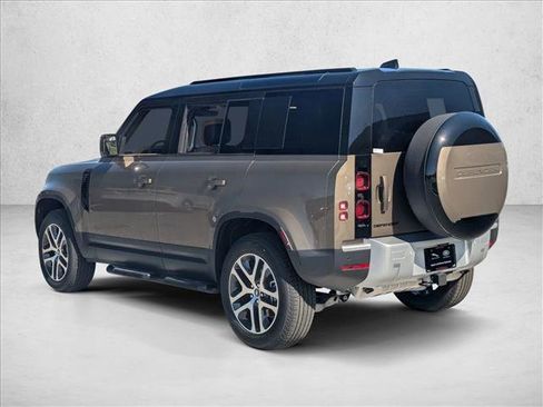 Used 2025 Land Rover Defender 110 S image 9