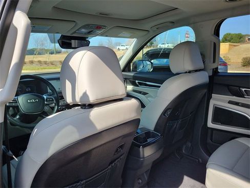 Used 2025 Kia Telluride S image 13