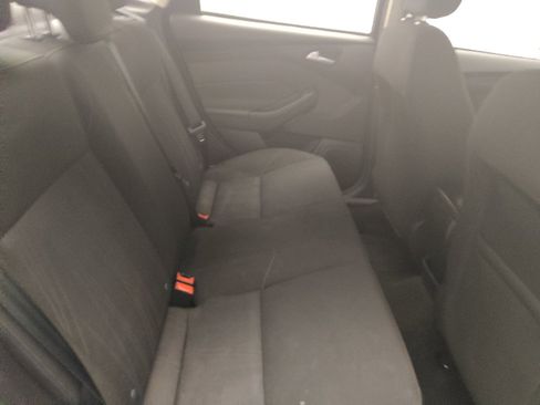 Used 2018 Ford Focus SE FWD image 19